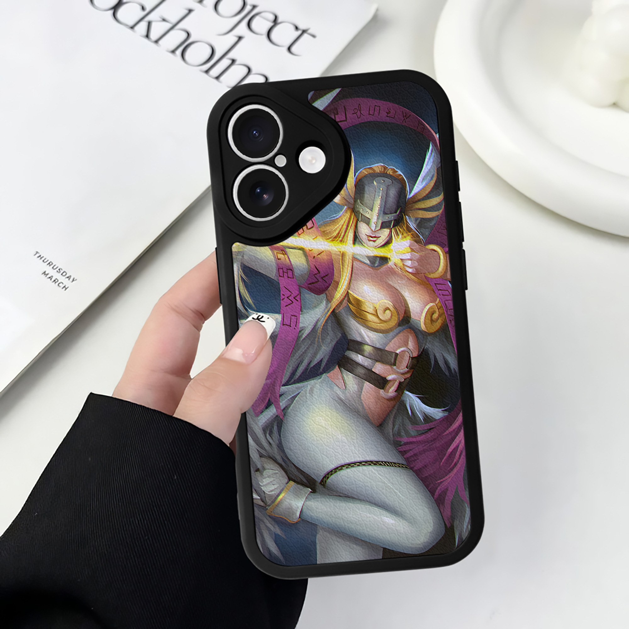 （画像用） Digimon デジタルモンスター/デジモン 【iPhone 16シリーズ対応】シリコンスマホケース（レザー調） 材質：シリコン